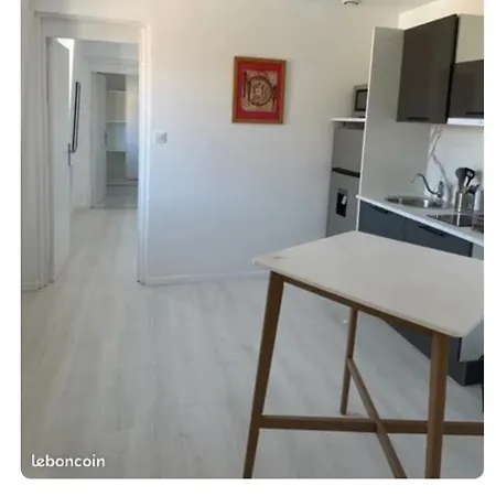 Beau Lumineux 아파트 몽장바뢸